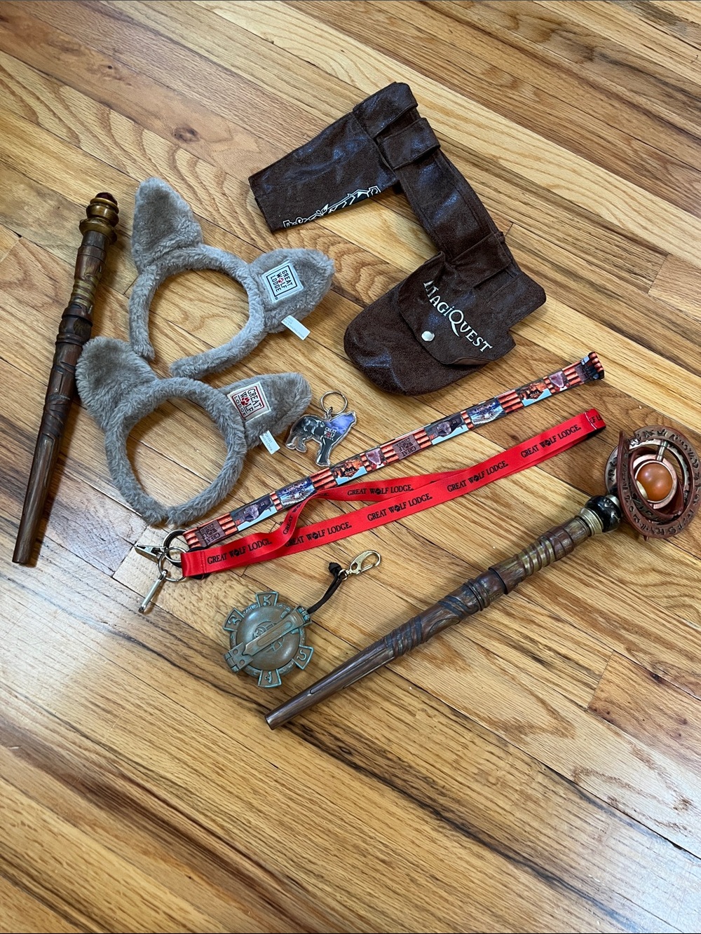 Great Wolf Lodge Brown Pouch, Wands, and accessories